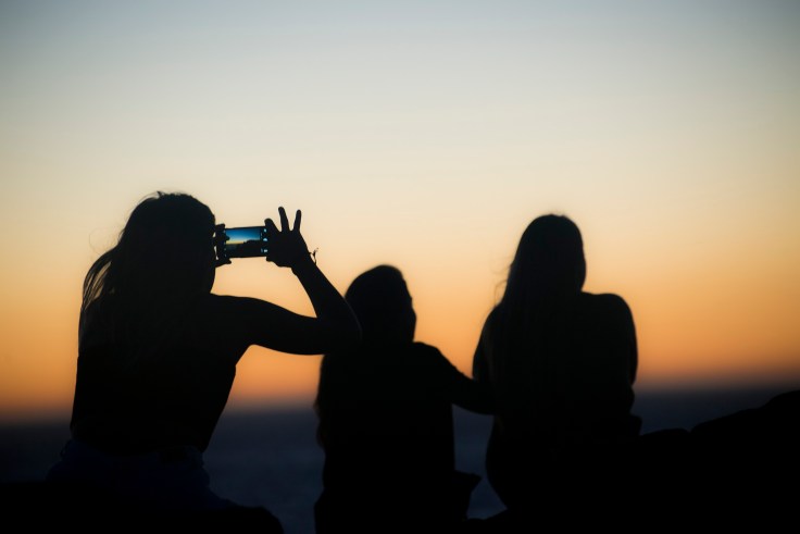 corrubedo-anochecer-chicas-movil