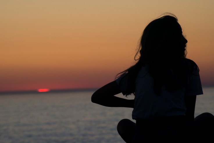 corrubedo-anochecer-niña